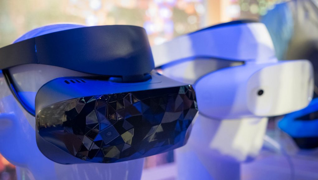 Microsoft Reveals Asus Mixed Reality Headset, New Design from Dell